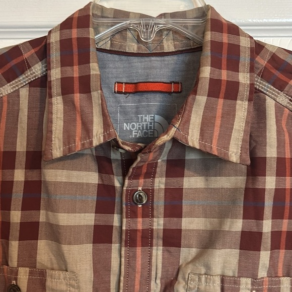 The North Face men’s tan plaid long sleeve button down shirt size medium - Picture 2 of 9